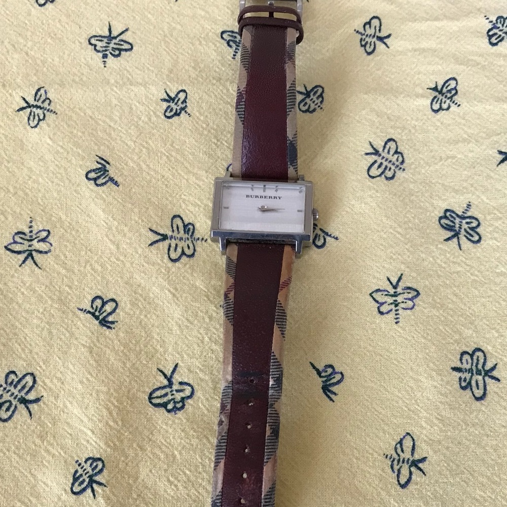 Burberry women’s watch - Picture 2 of 4